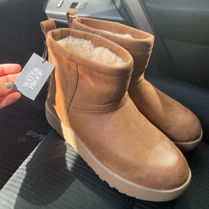 BRAND NEW Mini Waterproof Uggs